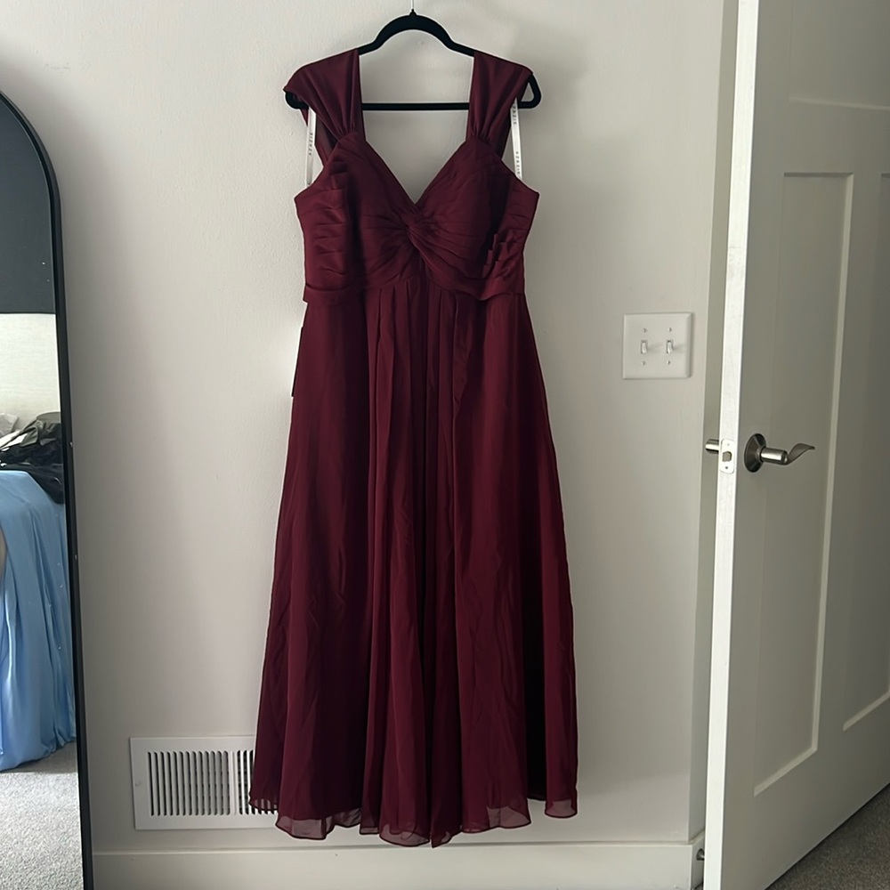 NWT Azazie Kaitlynn in Cabernet